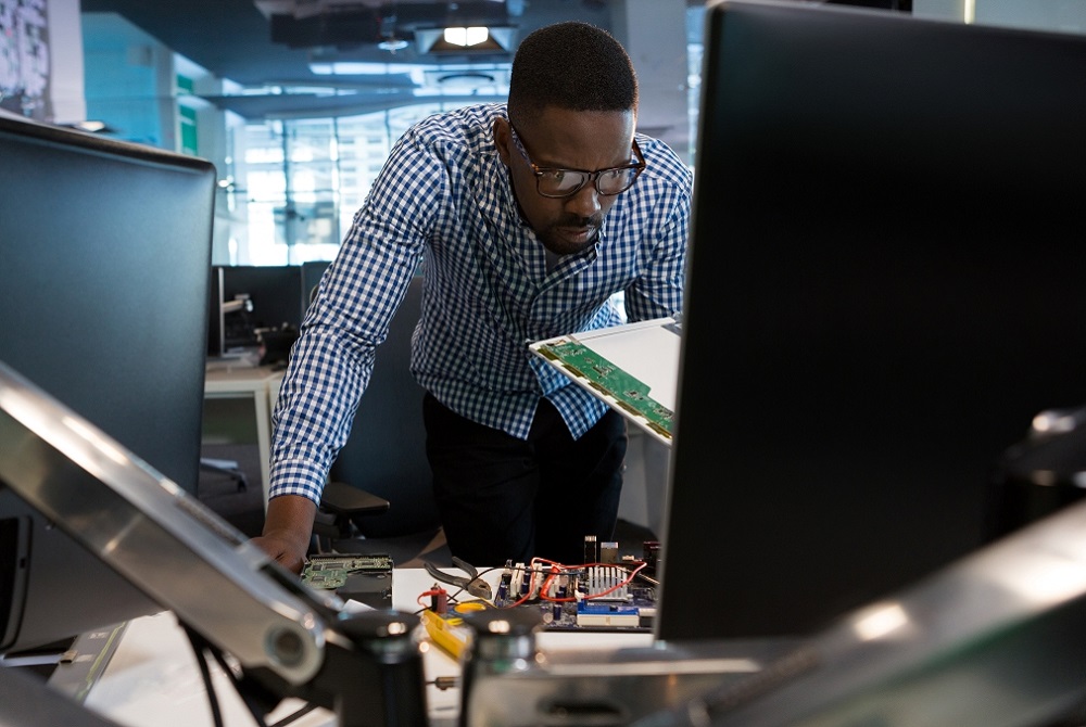 Desktop Help IT Support Technician Training Program in Canada - Canadian.college